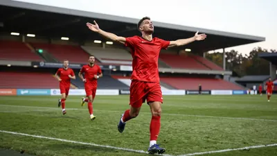 Östers IF tog en viktig 3-1-seger borta mot IFK Värnamo i Superettan efter mål av Filip Olsson, Hannes Bladh Pijaca och...